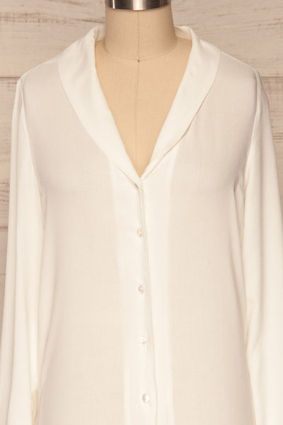 Clonmel Blanc White V-Neck Shirt front close up | La Petite Garçonne