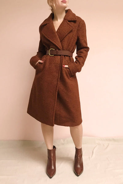 Fangdalen Cognac Brown Coat | Manteau Brun | La Petite Garçonne model look