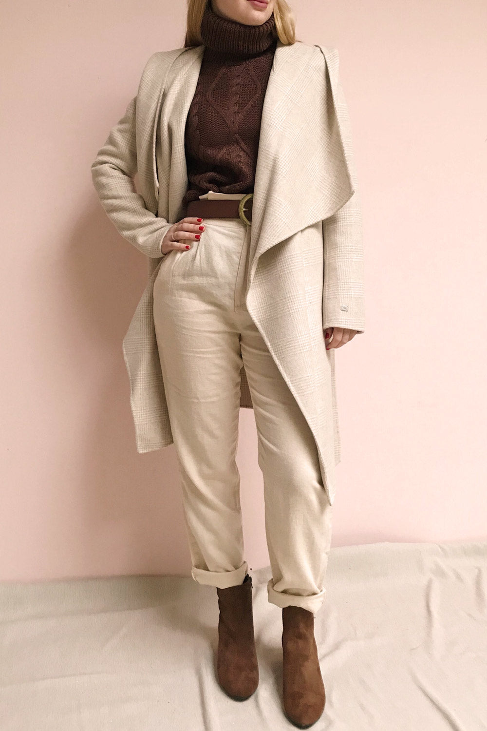 Eidbugten Beige Straight Leg Linen Pants | La petite garçonne model look