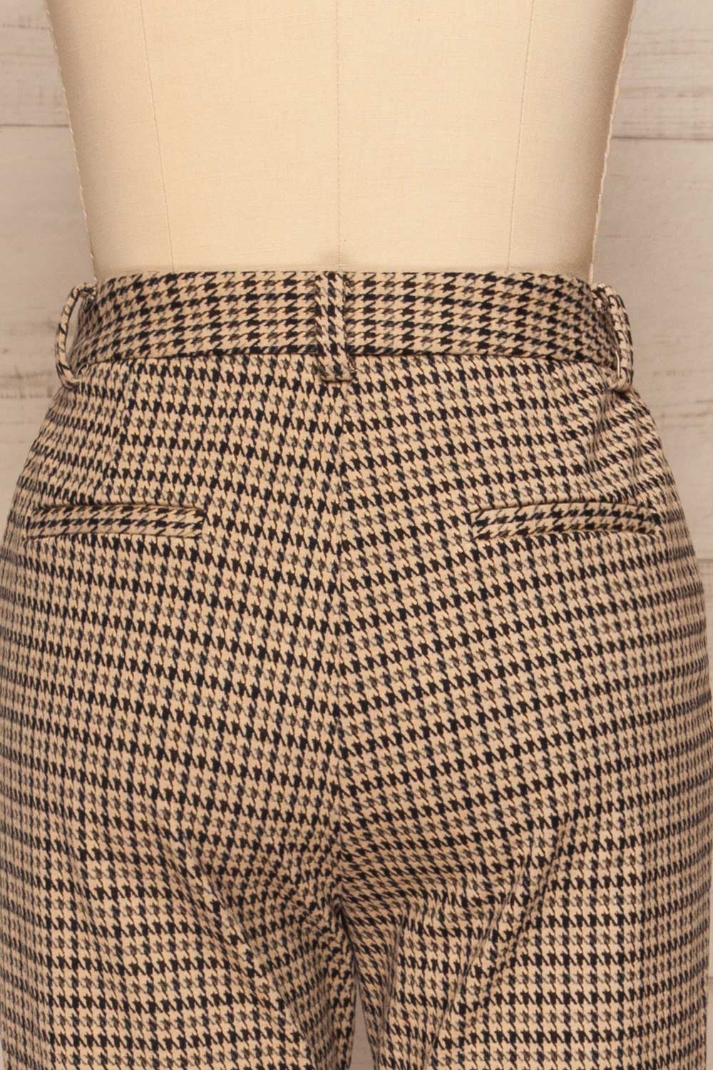 Comiso Beige Houndstooth Tailored Pants | La petite garçonne back close up