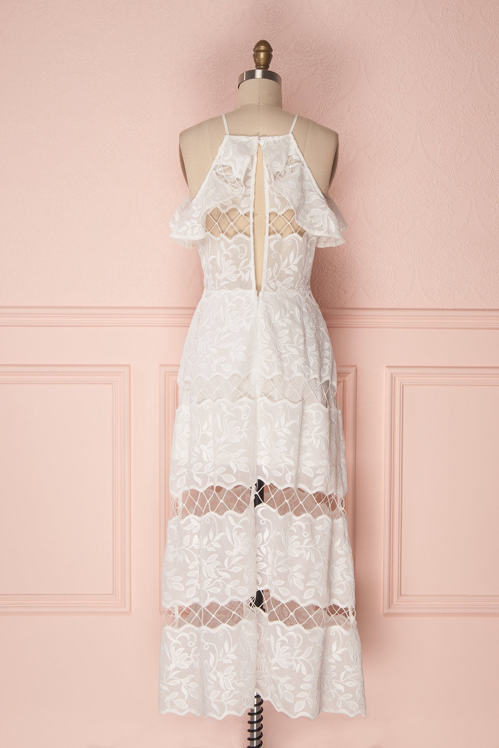 Concri | White Embroidered Ruffled Neckline Bridal Dress