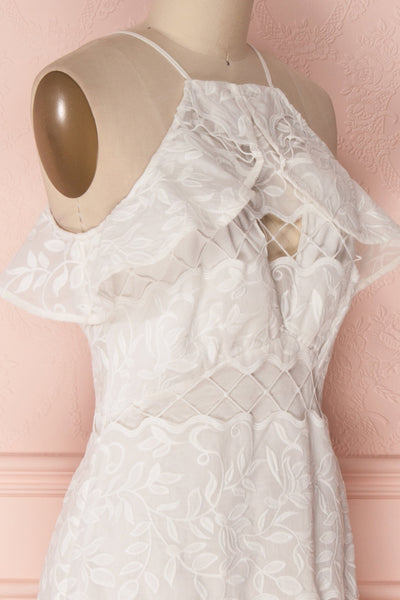 Concri | White Embroidered Ruffled Neckline Bridal Dress