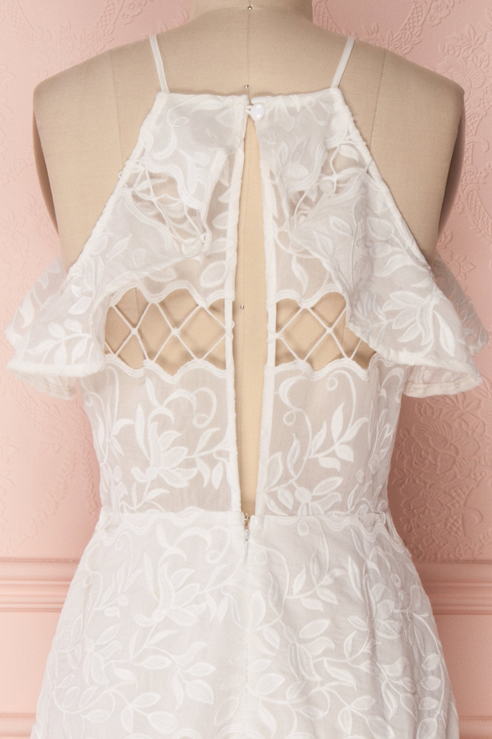 Concri | White Embroidered Ruffled Neckline Bridal Dress