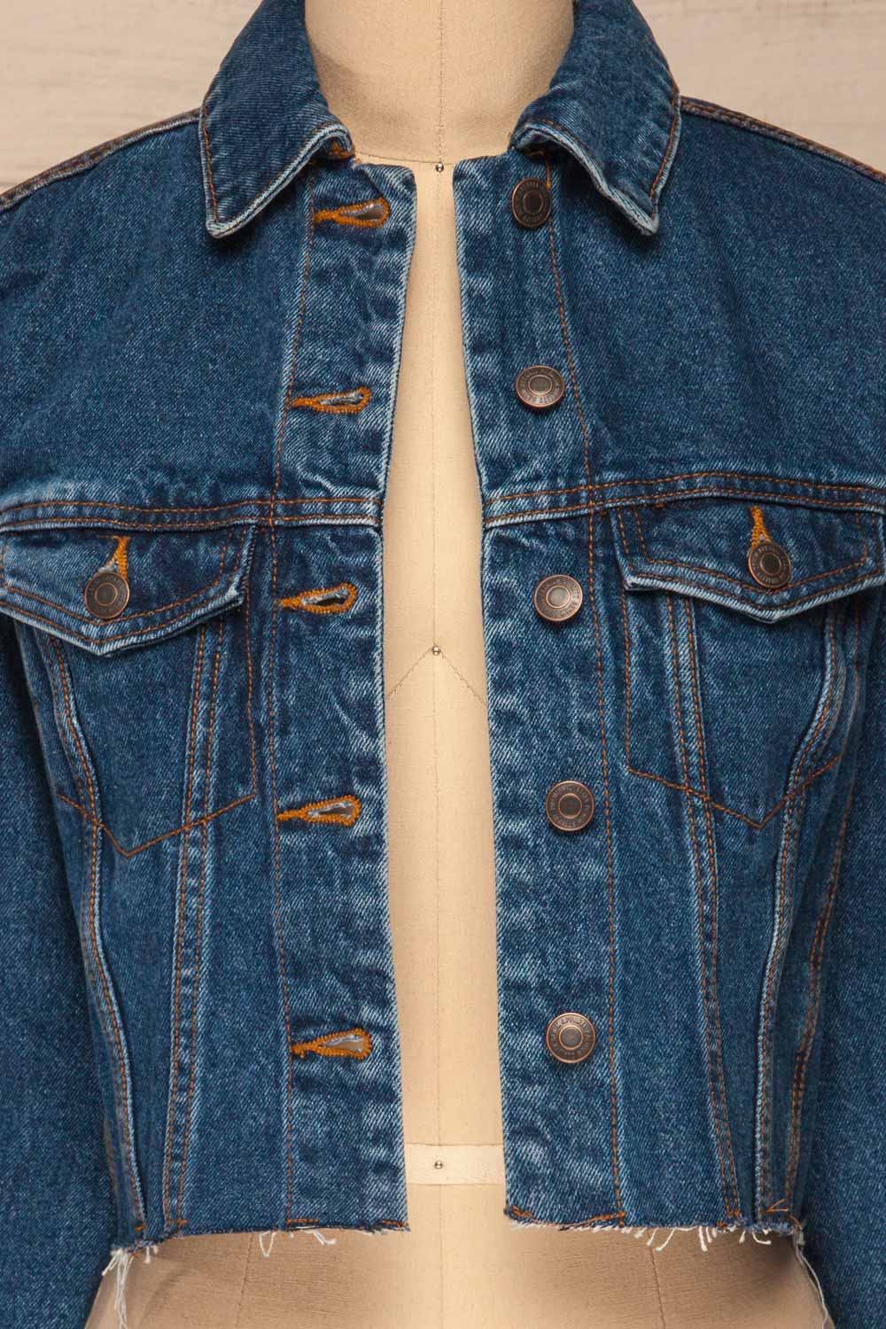 Cransac Crop Jean Jacket | Veston Denim | La Petite Garçonne front close-up open 