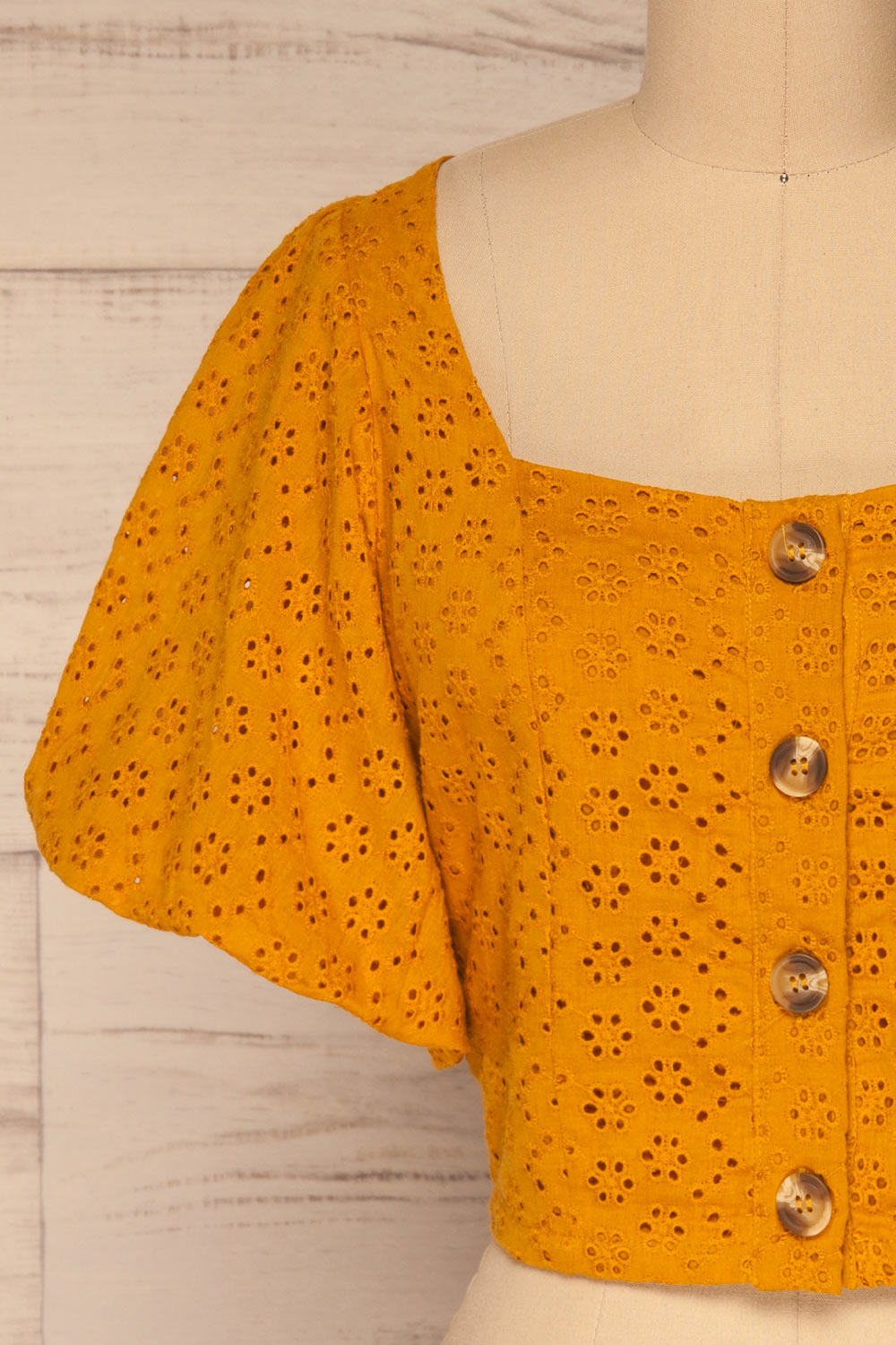 Dokkum Caramel Puffy Sleeve Openwork Top | La petite garçonne  front close-up