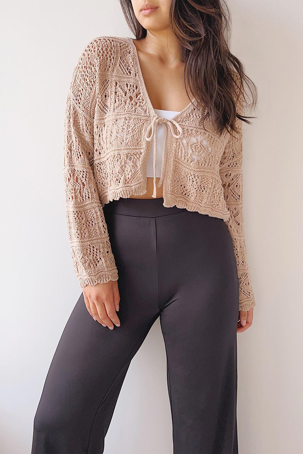 Ripson Beige Cropped Crochet Cardigan | La petite garçonne on model