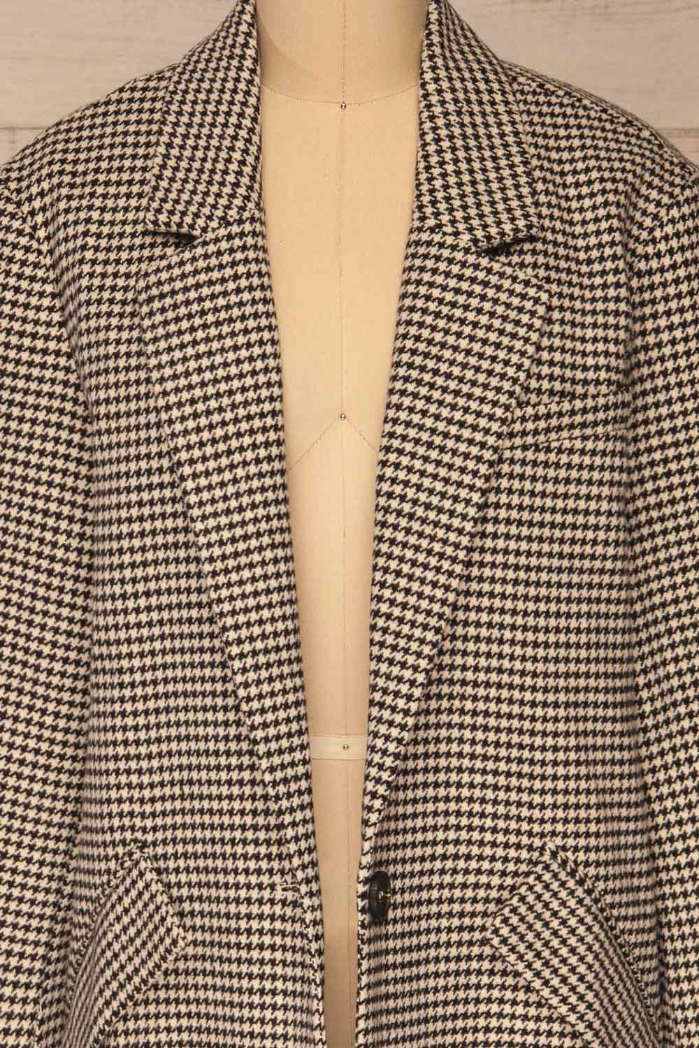 Drawno Black & White Houndstooth Blazer | La petite garçonne  front close-up open