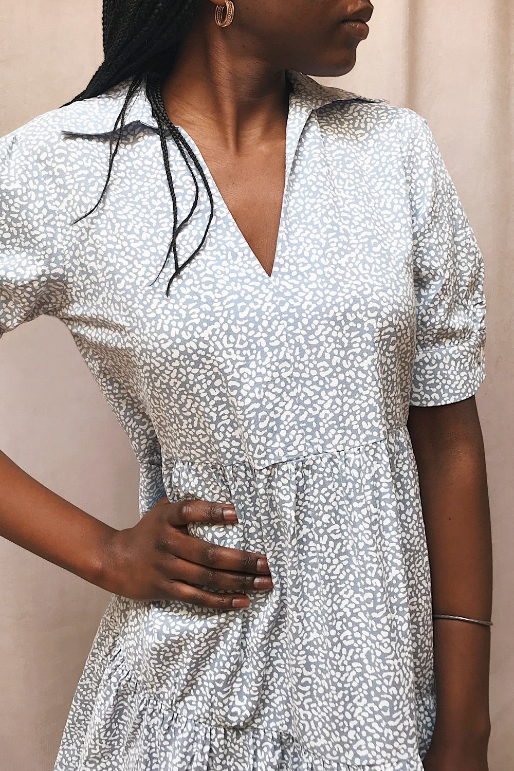 Caicedo Blue Patterned Midi Shirt Dress | La petite garçonne model