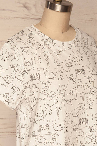 Duisbourg Black & White Dogs Pattern T-Shirt | La Petite Garçonne side close-up