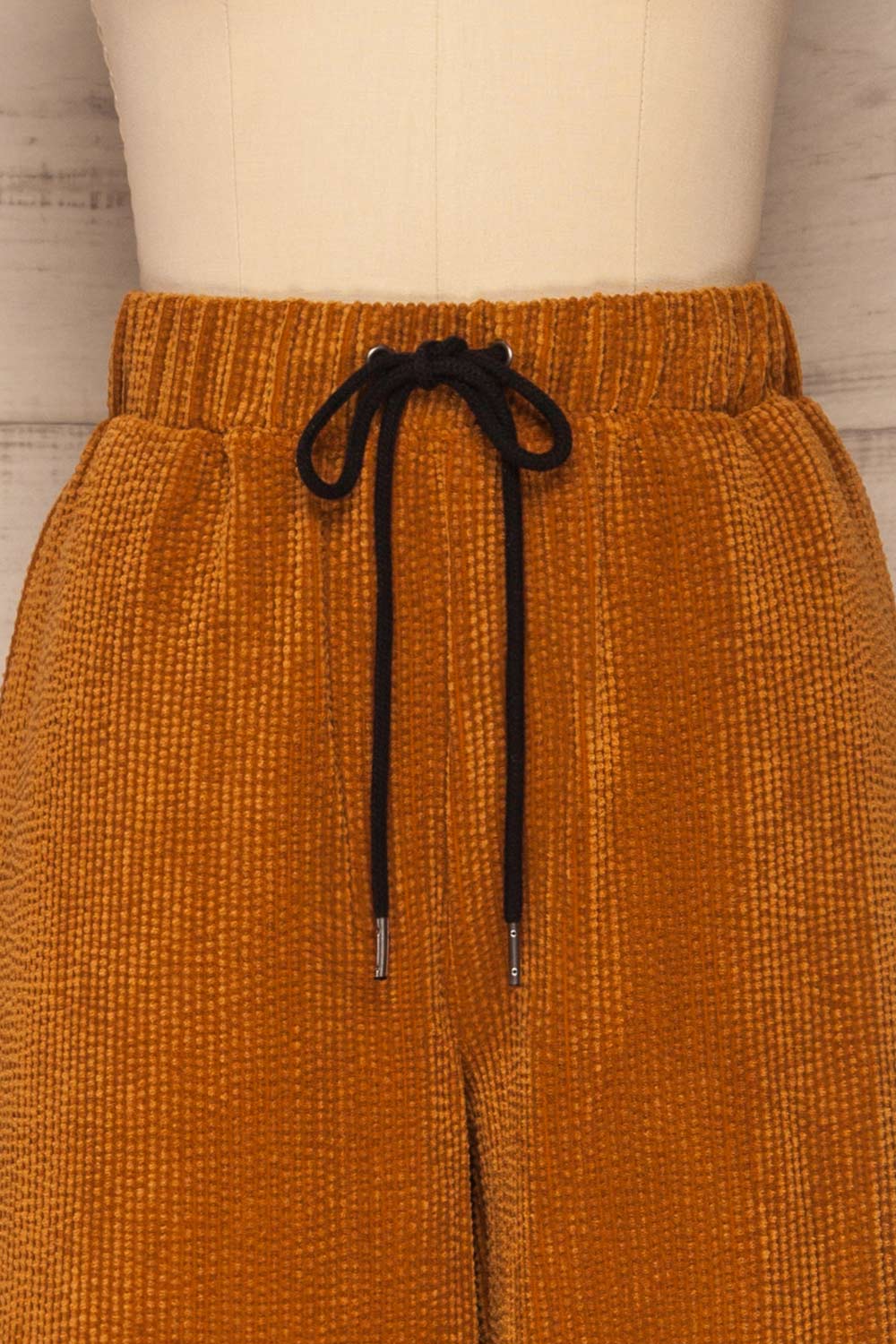 Edshaug Camel Brown Wide Leg Cropped Pants | La Petite Garçonne