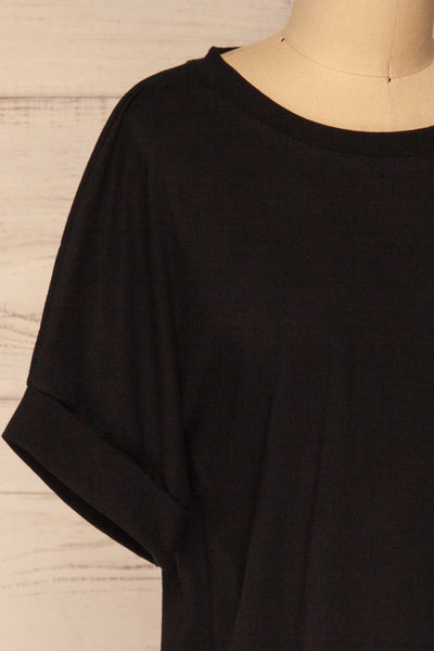 Eftang Black Rolled Sleeves T-Shirt | La petite garçonne side close-up