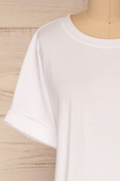 Eftang White Rolled Sleeves T-Shirt | La petite garçonne front close-up