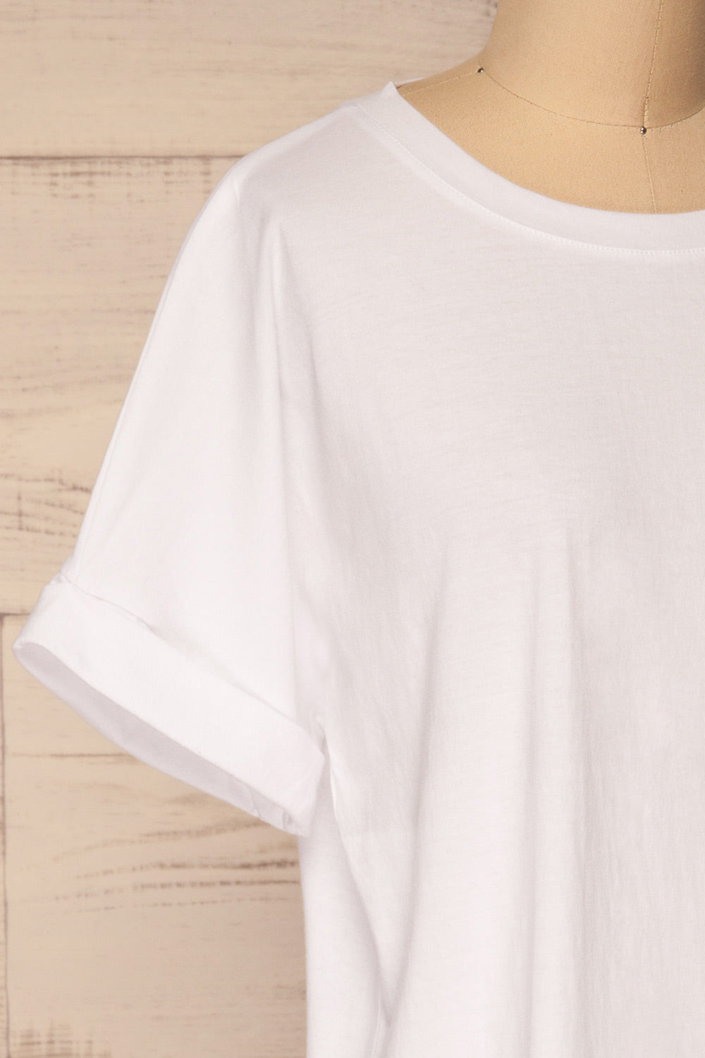 Eftang White Rolled Sleeves T-Shirt | La petite garçonne side close-up