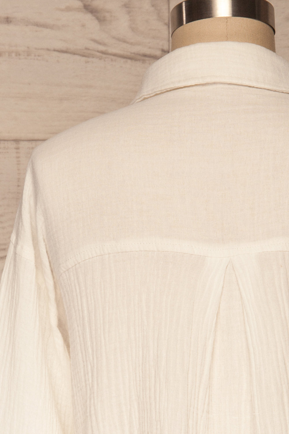 Eggesvik White Textured Button-Up Shirt | La petite garçonne  bas close up