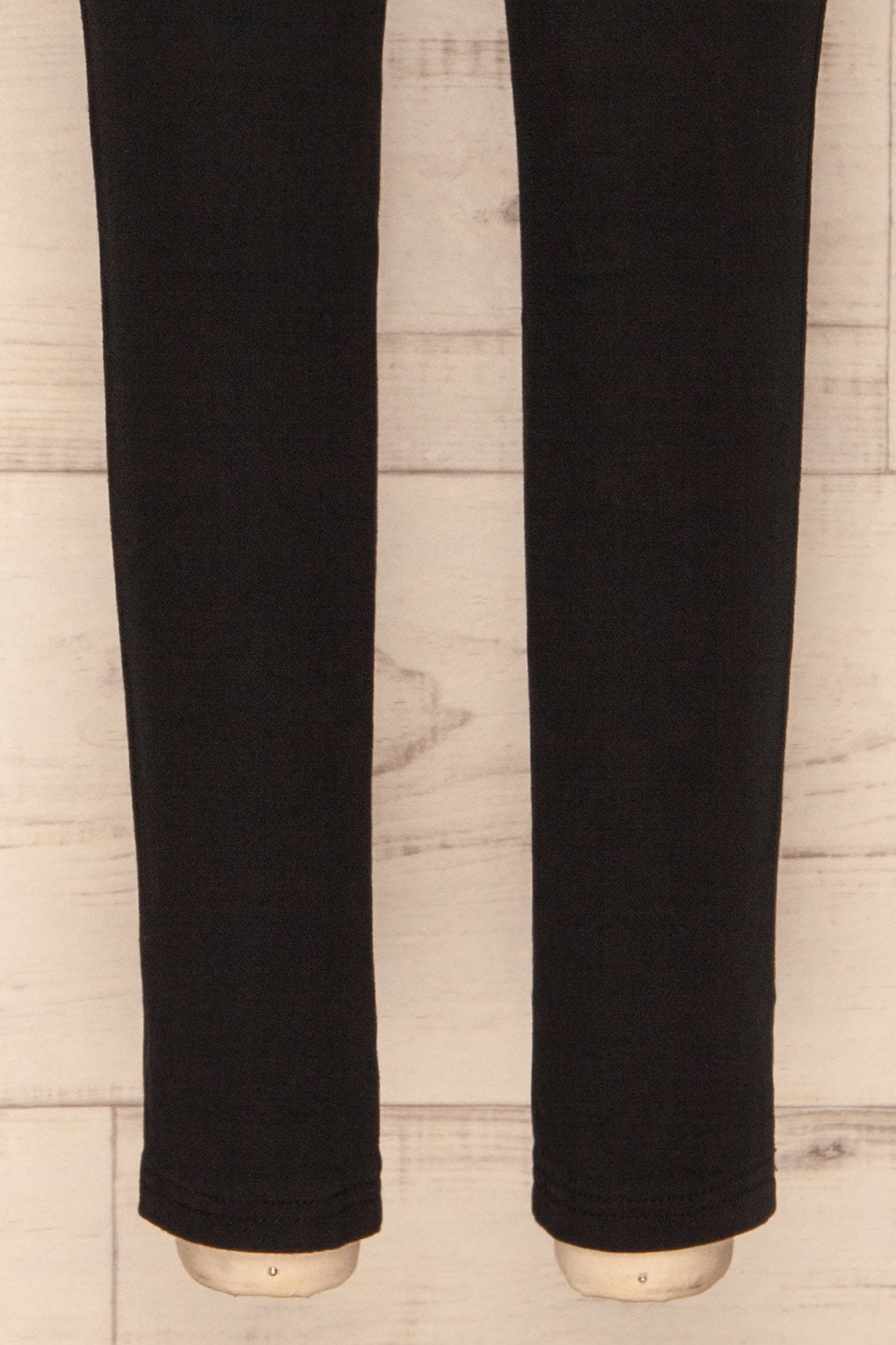 Eggum Coal Black Fitted Denim Pants | BOTTOM CLOSE UP | La Petite Garçonne