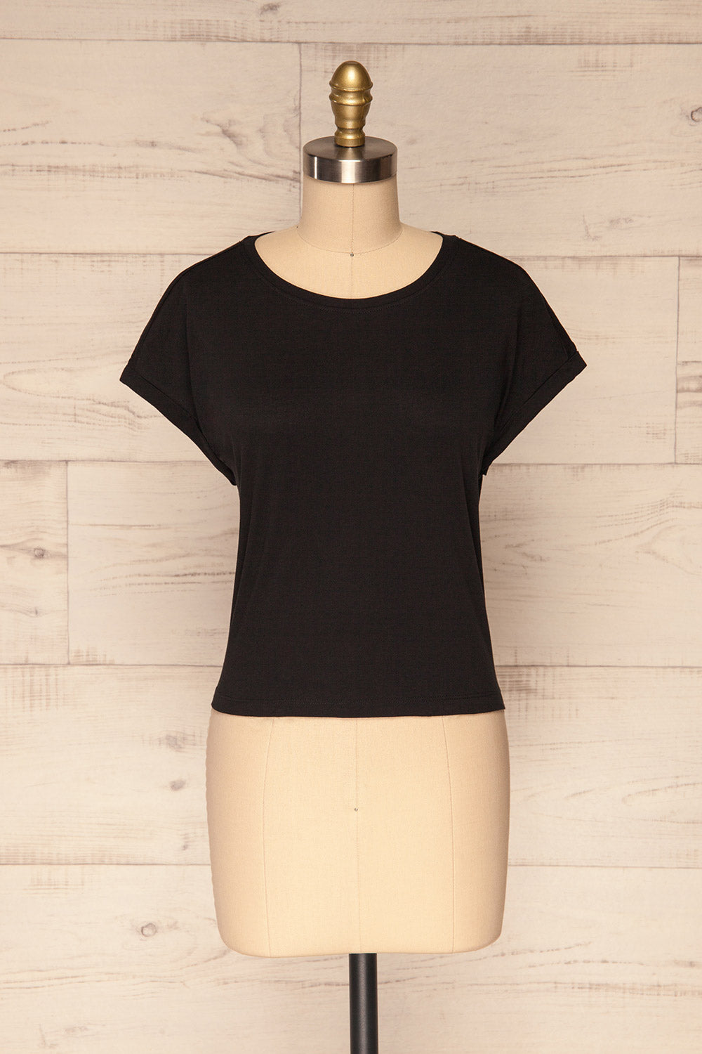 Eibydal Nero Black Slightly Cropped T-Shirt | La Petite Garçonne 1