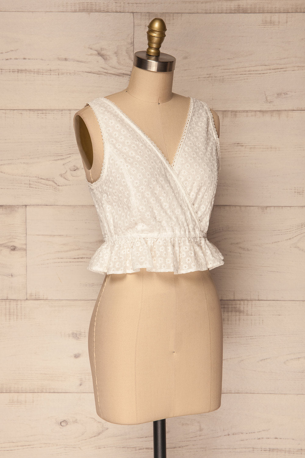 Erithrai White Embroidered V-Neck Top | La Petite Garçonne