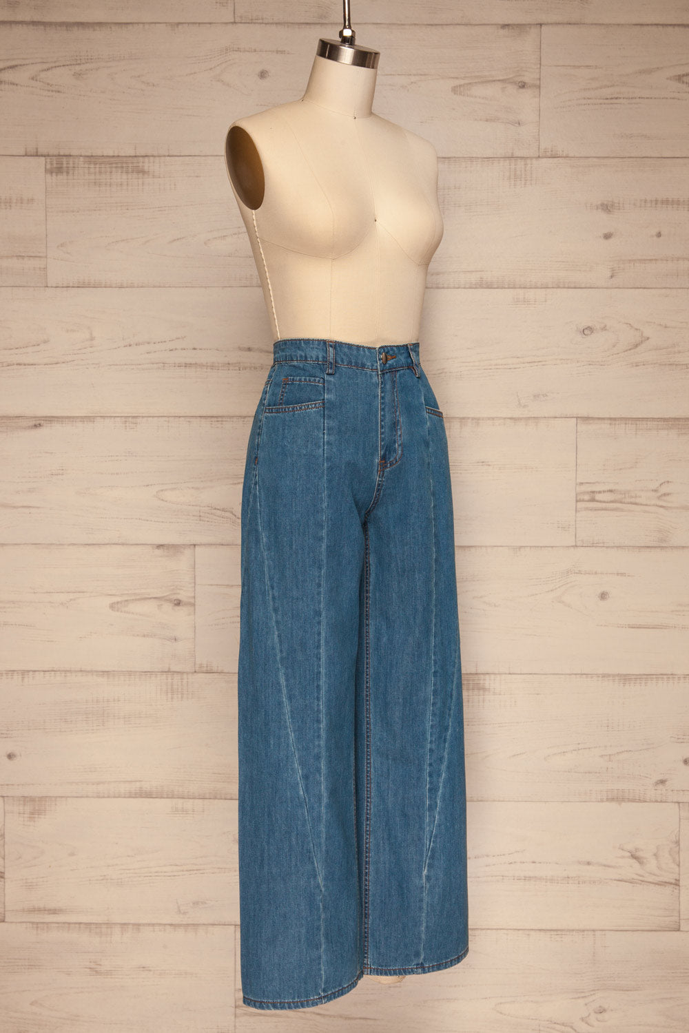 Estresmoz Blue Wide Leg Jeans | La petite garçonne side view