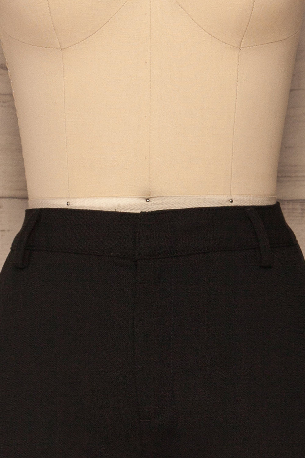 Etain Black Work Pants | Pantalon | La Petite Garçonne front close-up