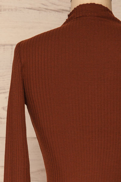 Faaset Clay Brown Ribbed Top with Stand Collar  | back close up | La Petite Garçonne