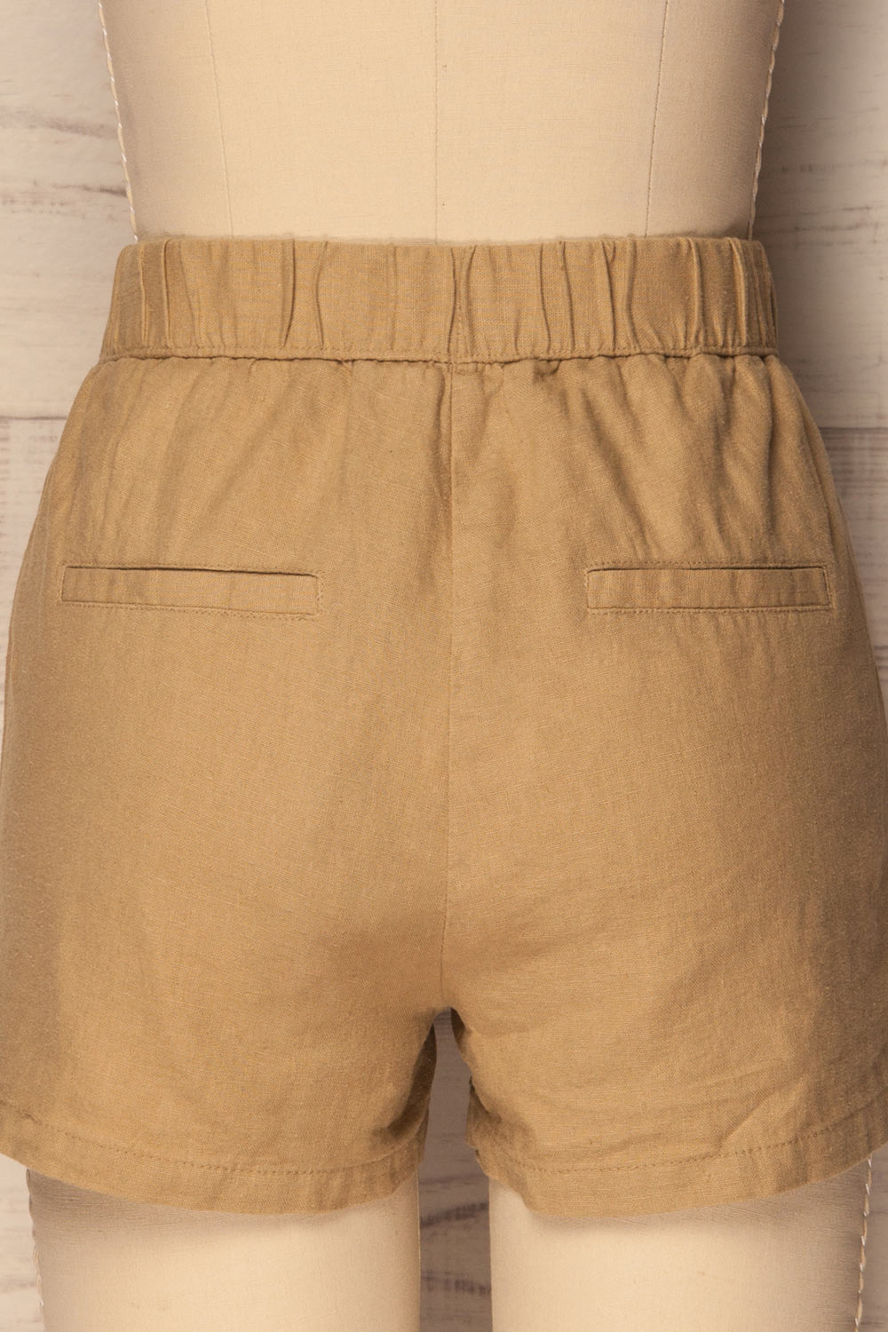 Faliro Sand Beige Linen Shorts | La Petite Garçonne