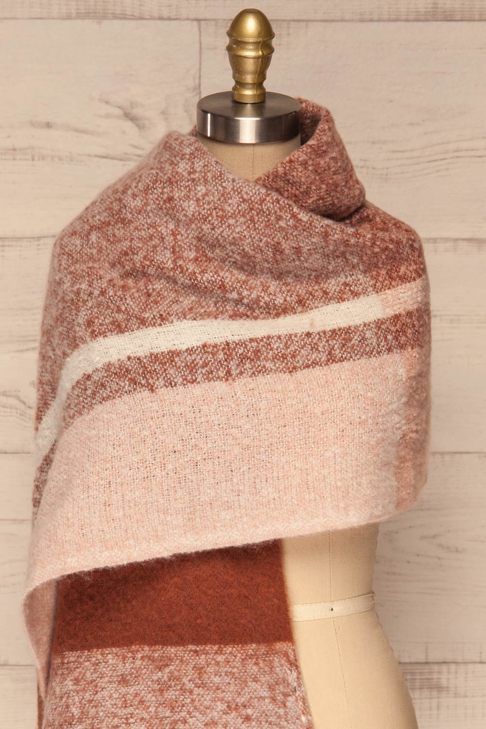 Falkenberg Marron Brown & Blush Fuzzy Scarf shaw close up | La Petite Garçonne