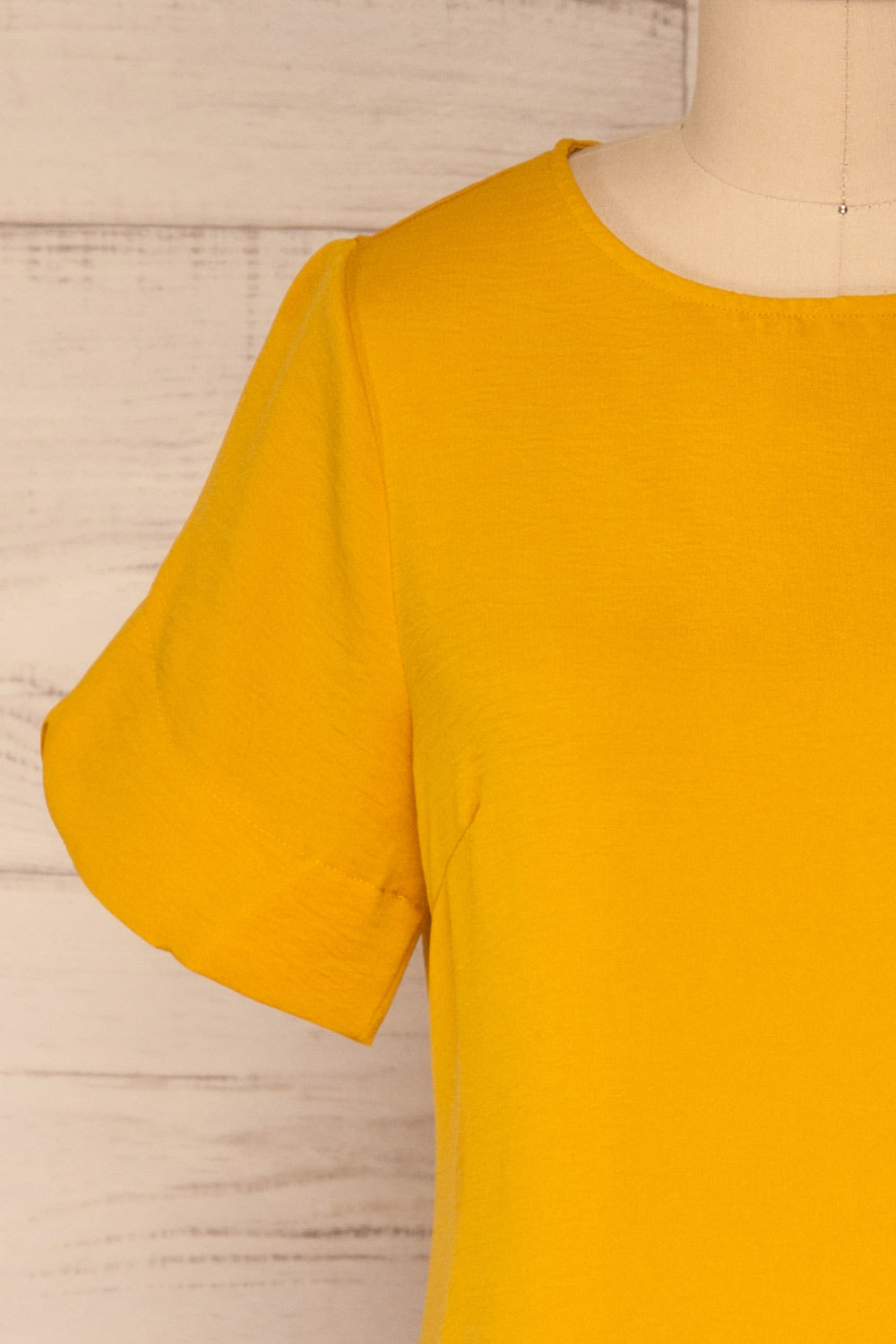 Fallet Yellow Boxy Short Sleeved Top | La Petite Garçonne front close-up
