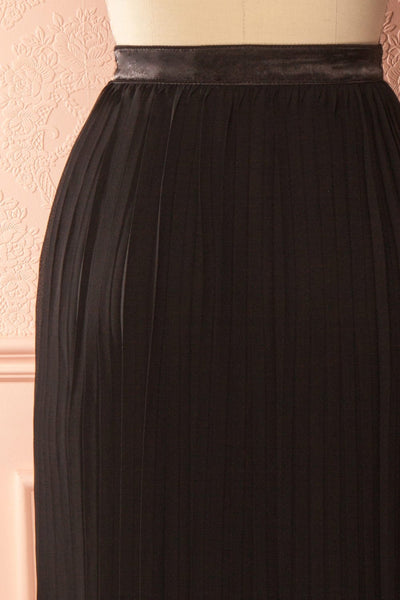 Fatema Noir Black Pleated Midi Skirt | Boutique 1861
