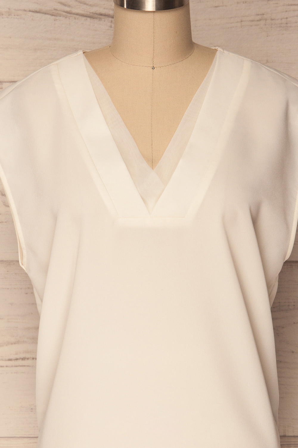 Finnen Ivory Sleeveless Loose Top | La Petite Garçonne 2