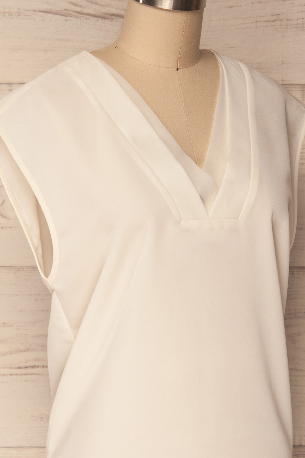 Finnen Ivory Sleeveless Loose Top | La Petite Garçonne 5