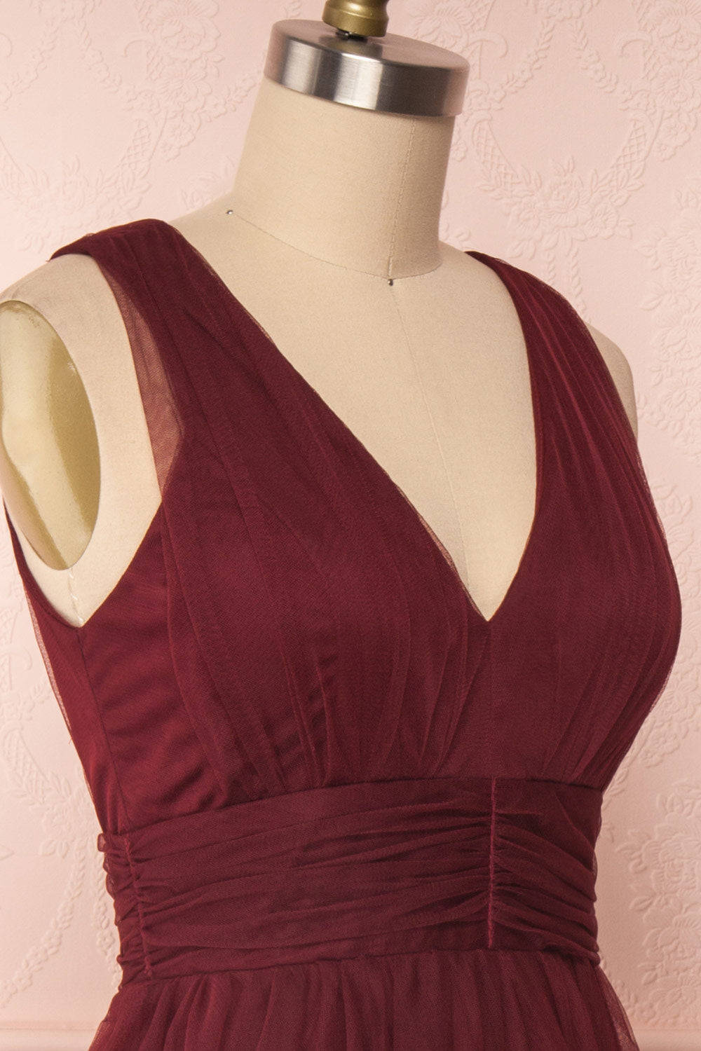 Galynne Bourgogne Party Dress | Robe en Tulle side close up | Boutique 1861