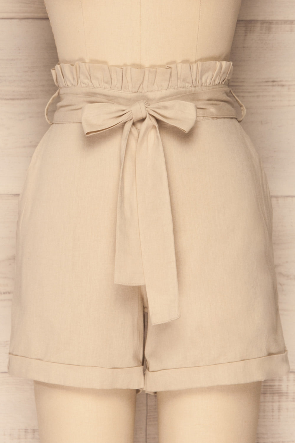 Garnes Oatmeal Beige High Rise Shorts | La Petite Garçonne 2