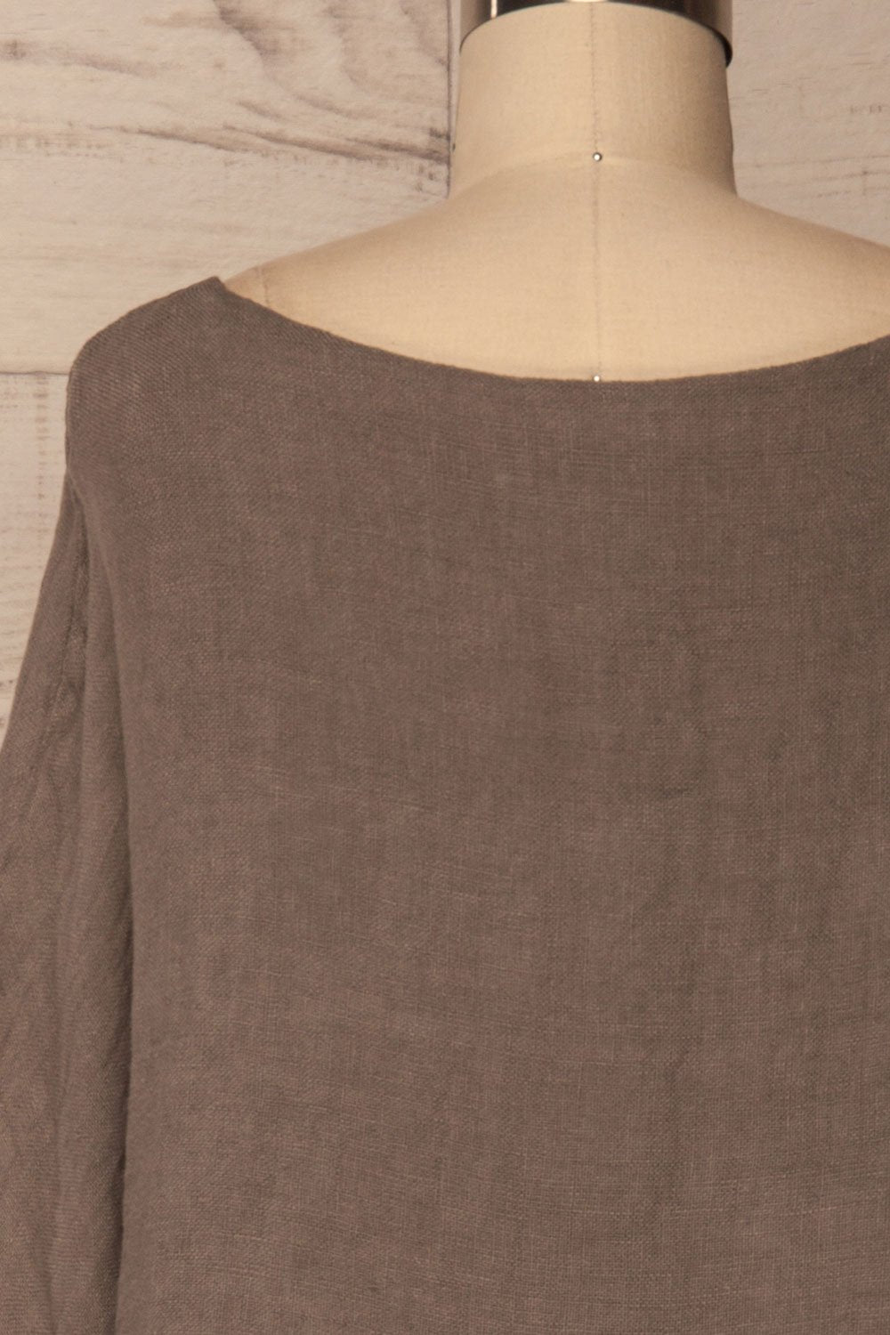 Gerovo Taupe Linen Loose Layered Top | La Petite Garçonne Chpt. 2 6