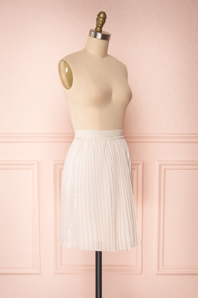Ghislaine Off-White Pleated Skirt side view | Boutique 1861