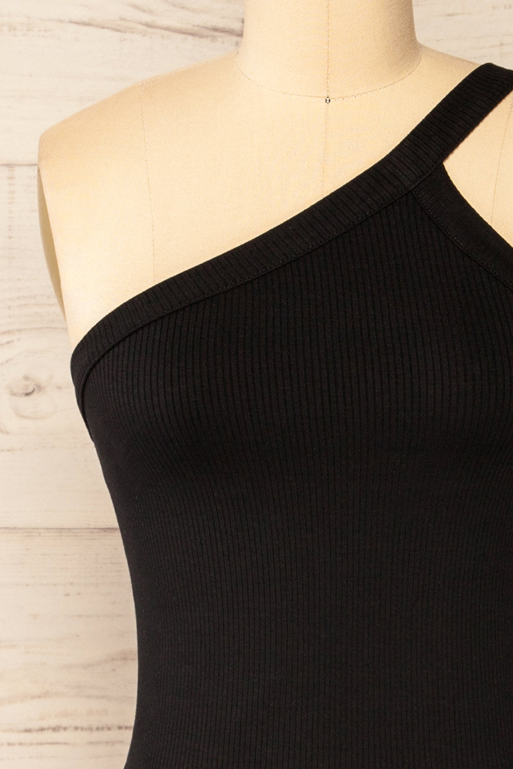 Giurgiu Black Asymmetrical Ribbed Tank Top | La petite garçonne front close-up