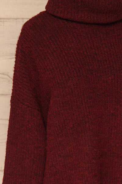 Givri Burgundy Knit Turtleneck Sweater | La petite garçonne side close-up