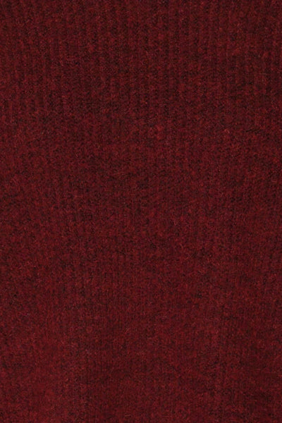 Givri Burgundy Knit Turtleneck Sweater | La petite garçonne fabric