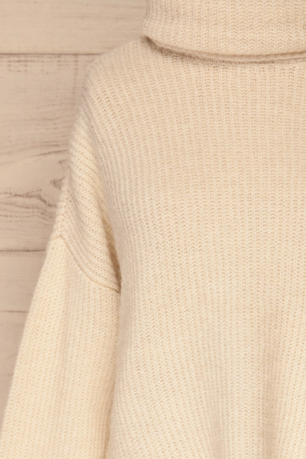 Givri Cream Knit Turtleneck Sweater | La petite garçonne front close-up 