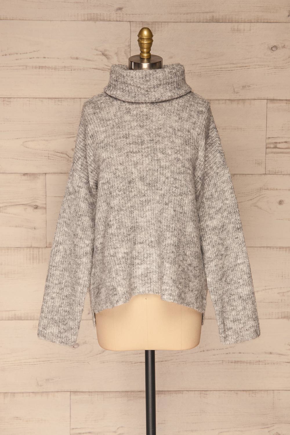 Givri Light Grey Knit Turtleneck Sweater | La petite garçonne front view 