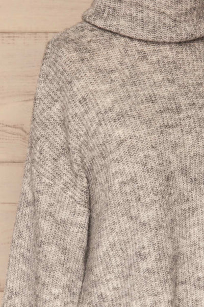 Givri Light Grey Knit Turtleneck Sweater | La petite garçonne side close-up