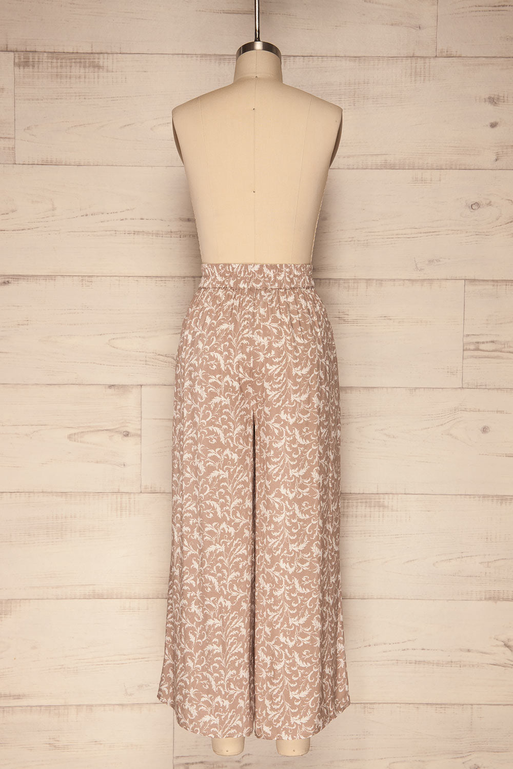 Gorowo Beige & White Wide Leg Cropped Pants | La Petite Garçonne  back view 