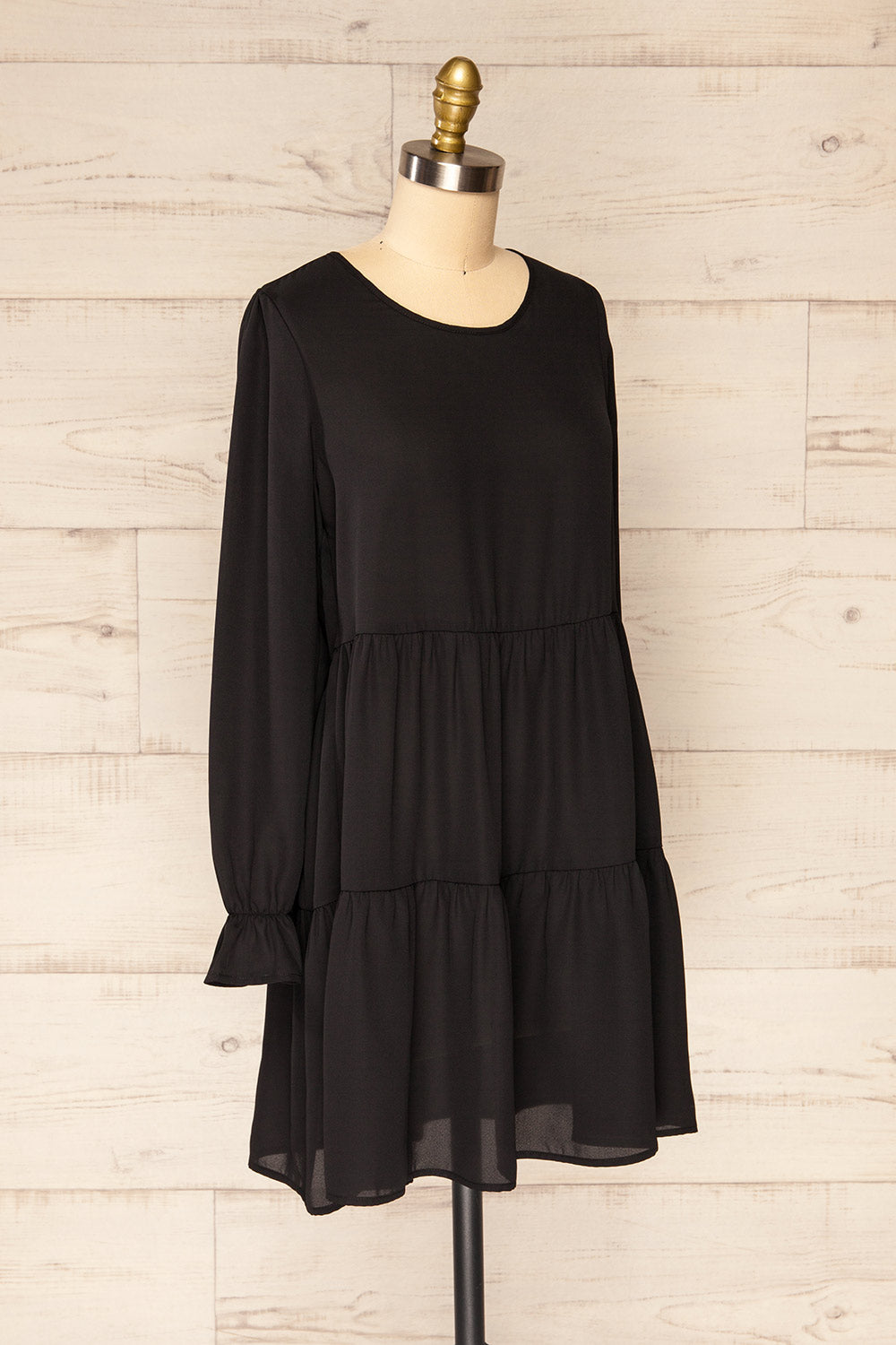 Gostivar Short Layered Long Sleeves Black Dress | La petite garçonne side view 