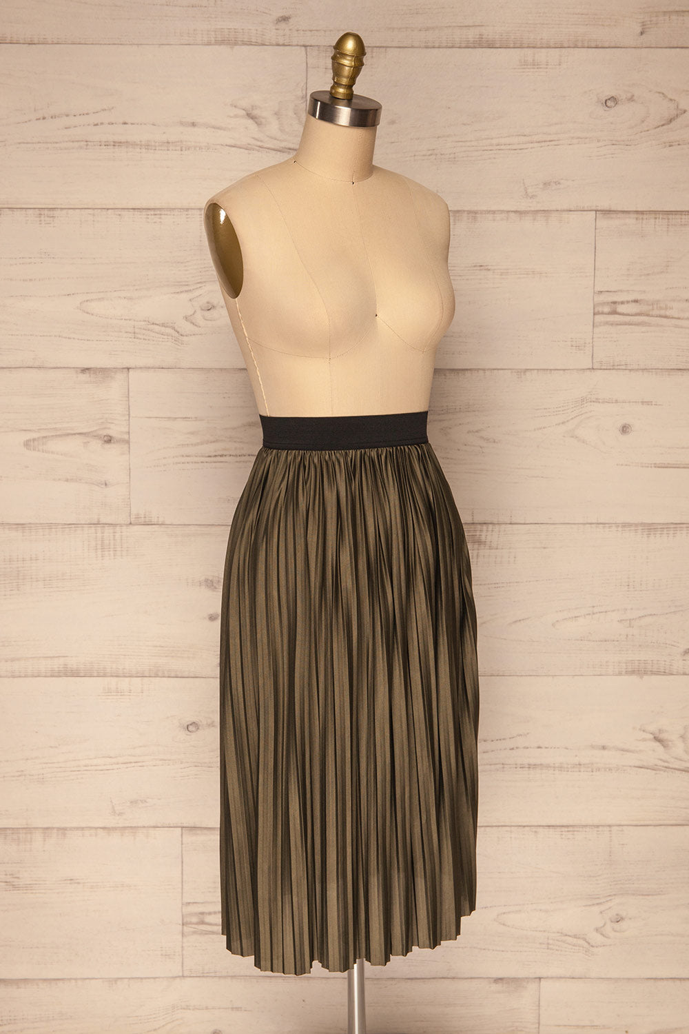 Gouves Green Pleated Midi Skirt | La petite garçonne side view