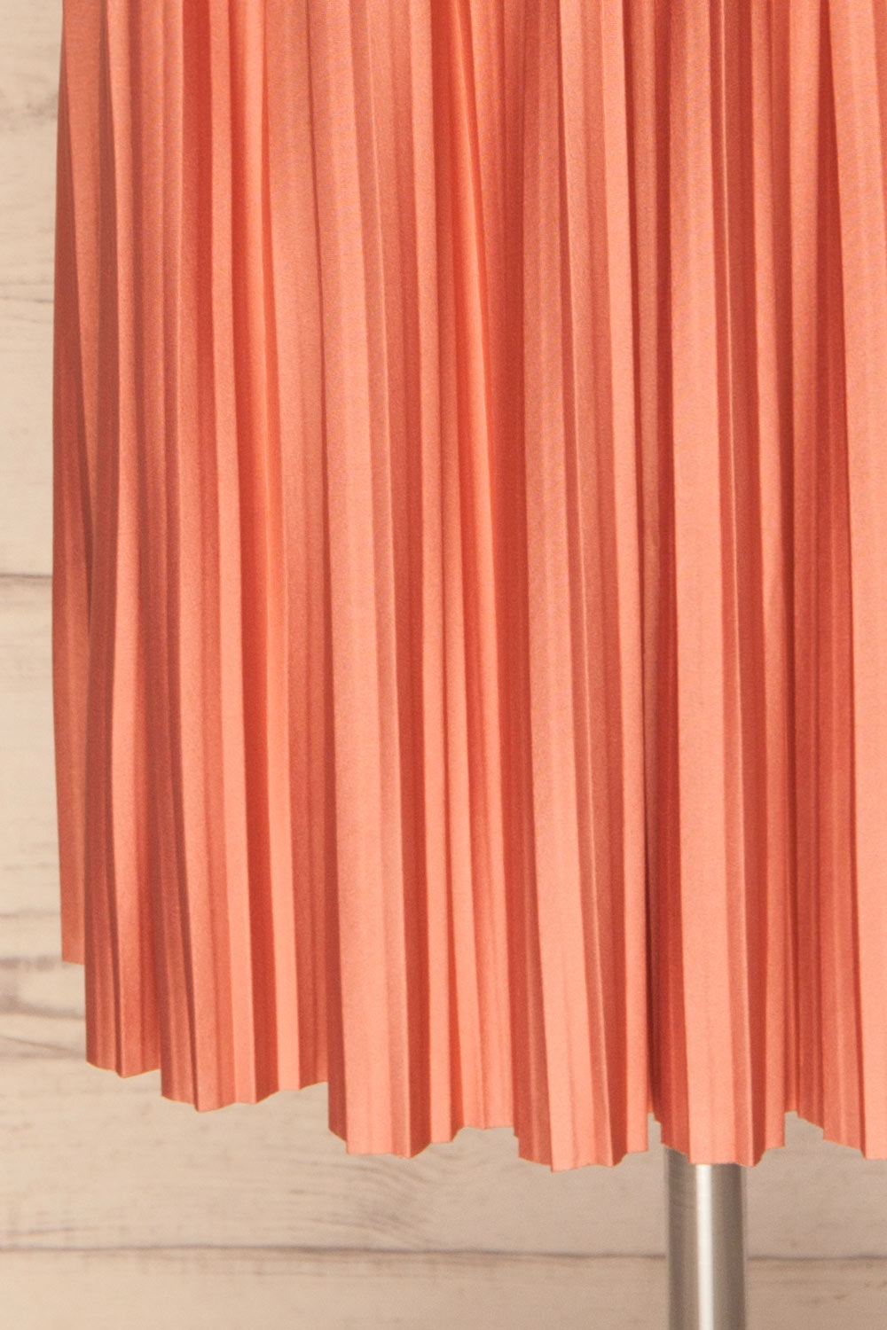 Gouves Pink Pleated Midi Skirt | La petite garçonne bottom 