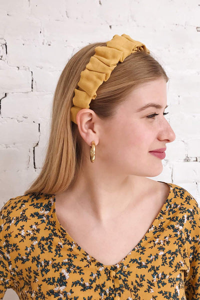 Elene Gold Hoop Earrings | La Petite Garçonne model look