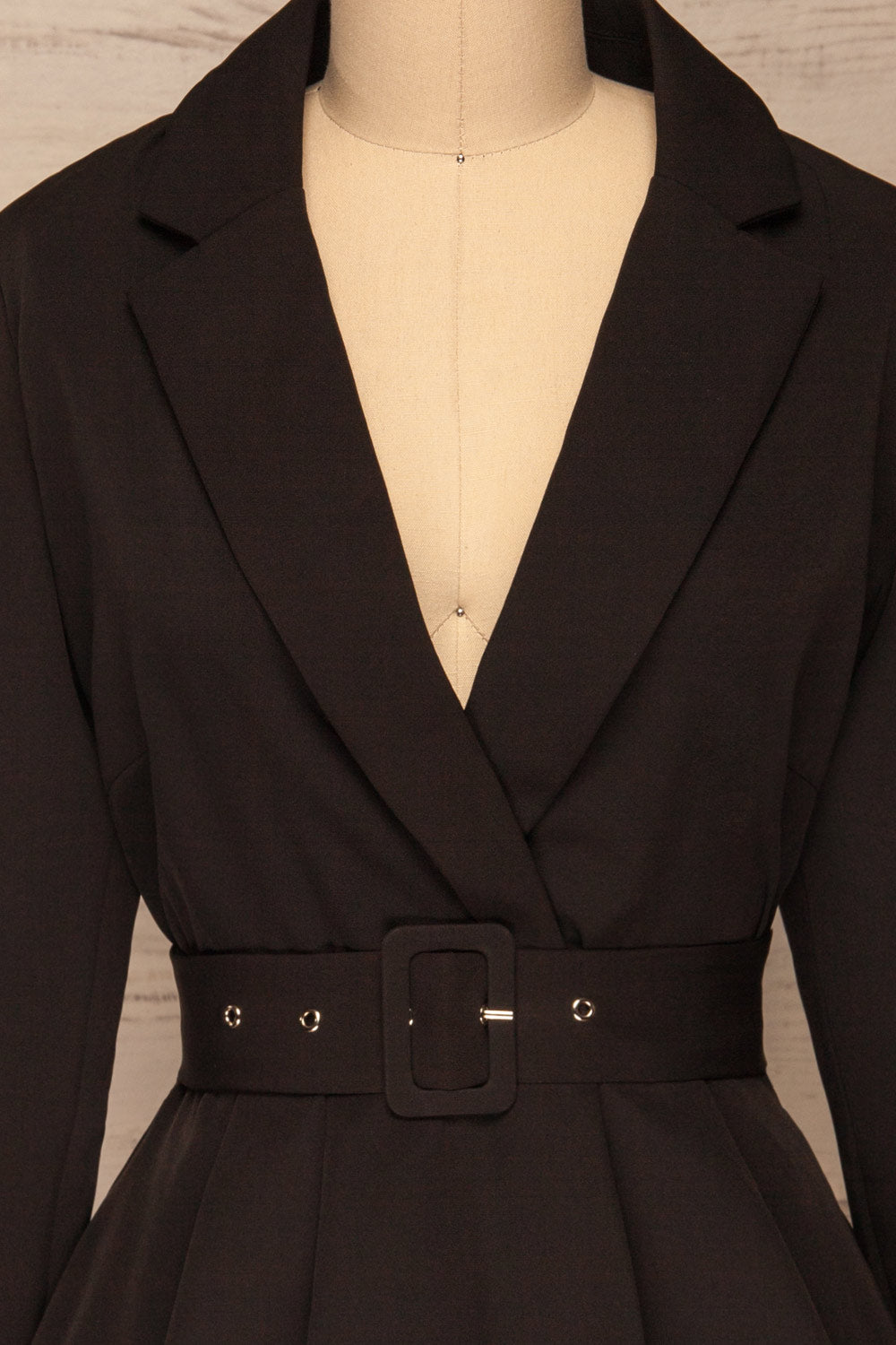 Heleentje Black Blazer Dress | Robe Blazer | La Petite Garçonne front close-up