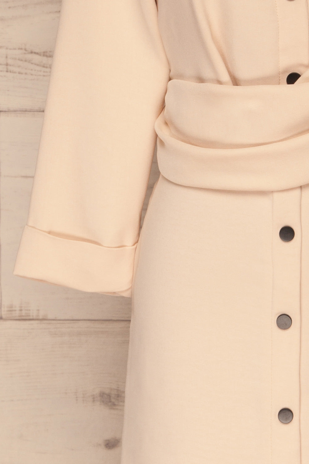 Helmond Beige Buttoned Midi Dress | La petite garçonne  sleeve