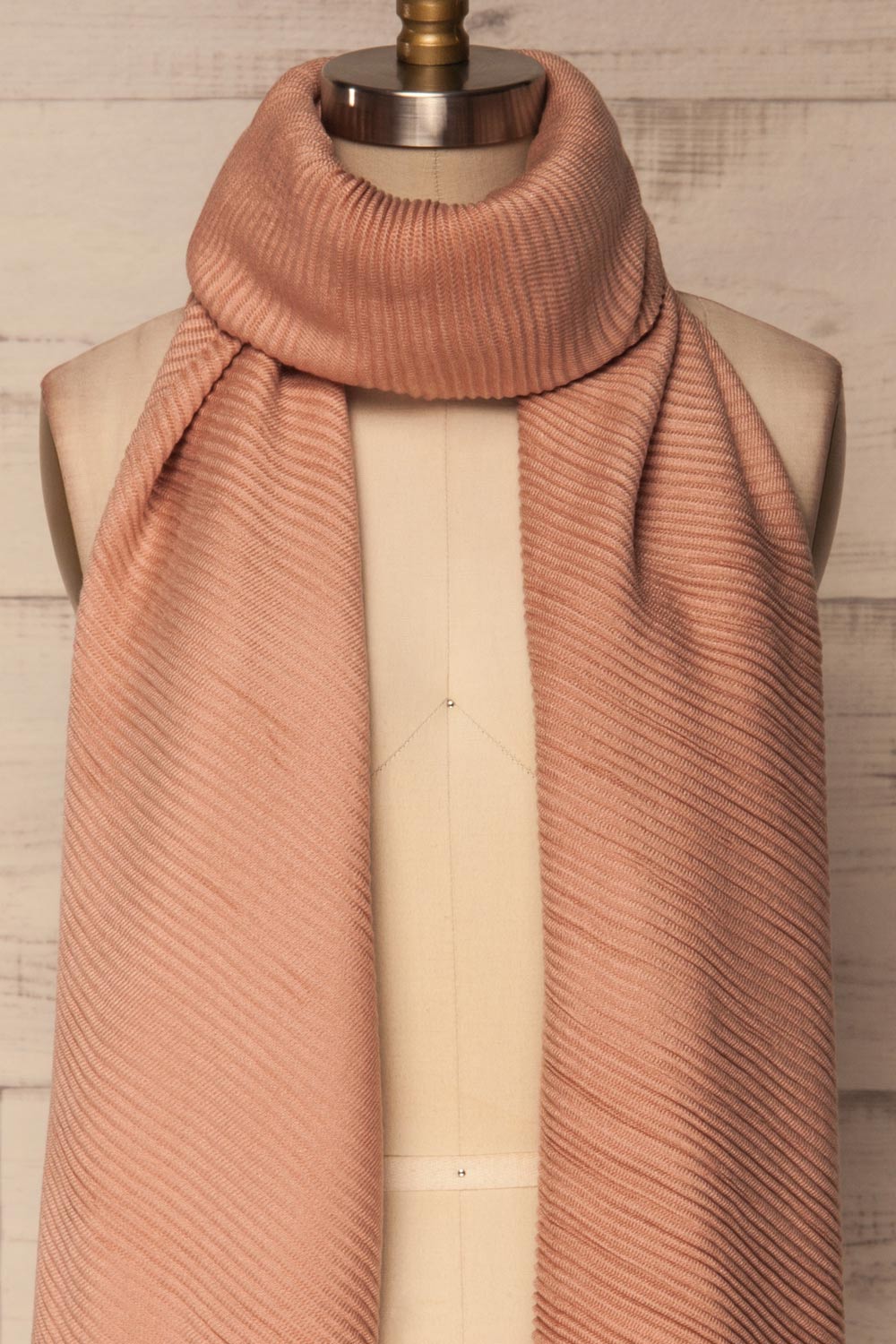 Hypnose Rose Blush Soft Knit Scarf | La Petite Garçonne 4