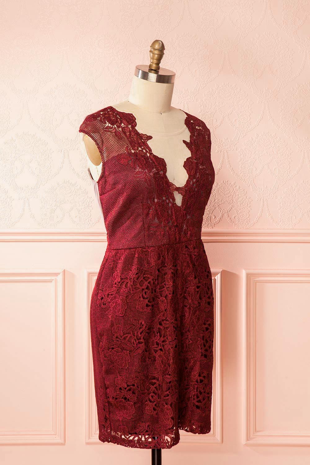 Ilde Burgundy Crocheted Lace Plus Size Cocktail Dress | Boutique 1861