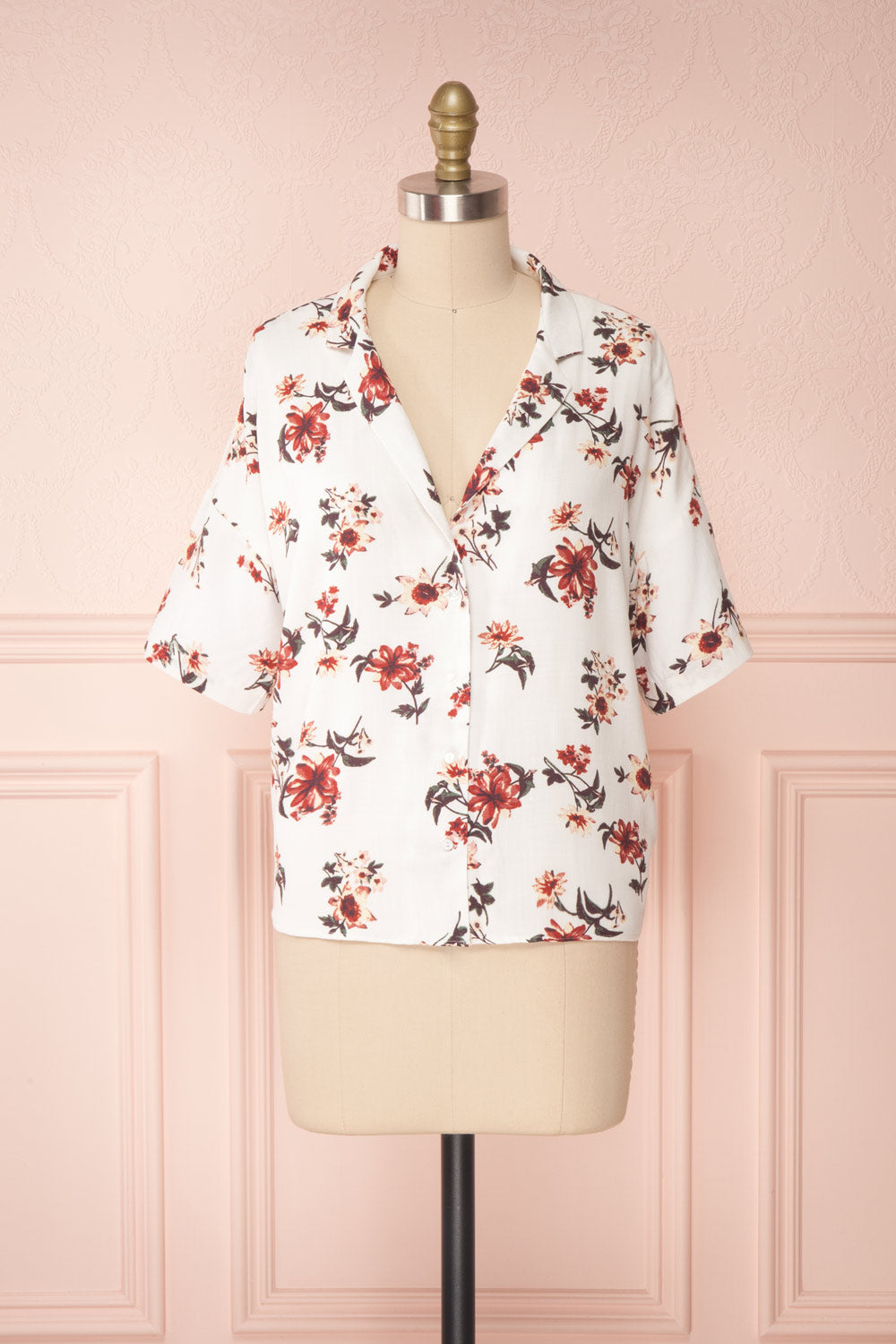 Isaurre White Floral Short Sleeve Blouse | Boutique 1861 front view